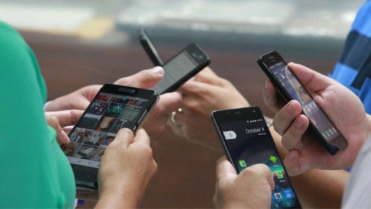 Quiénes pueden acceder a los planes de telefonía, internet y cable lanzados por el Gobierno