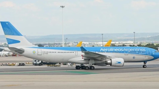 Sale el vuelo de Aerolíneas Argentinas en busca de la Sputnik V