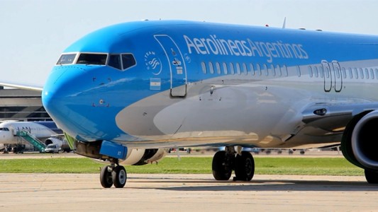 Aerolíneas confirmó que a las 19.30 partirá el vuelo para buscar las vacunas en Moscú