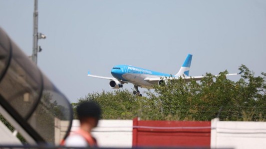 Llegó el vuelvo de Aerolíneas Argentinas desde Rusia con las 300 mil vacunas Sputnik V