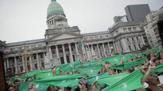 Más de 1.500 personalidades respaldaron el proyecto de legalización del aborto