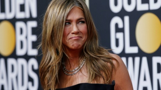 Jennifer Aniston desata una 'batalla' entre fans y críticos al mostrar un adorno navideño