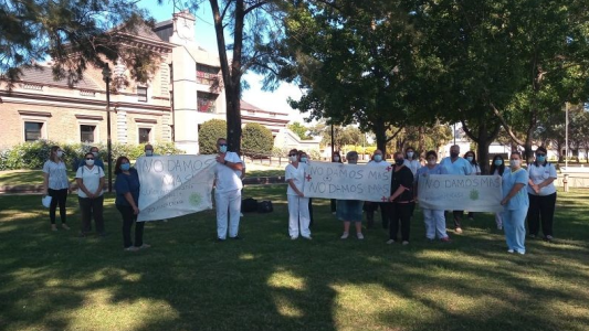 "No damos más, no nos dejen solos": El pedido de los trabajadores de la salud de Gálvez