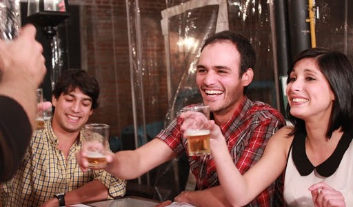 Se amplía la cantidad de comensales en bares y restaurantes