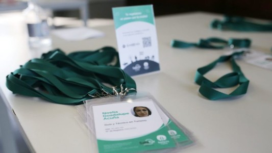 Se entregaron las credenciales a 55 guías y técnicos en turismo