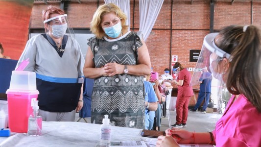 Coronavirus: Santa Fe espera que el segundo envío de 12 mil dosis llegue "la semana que viene"