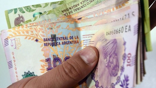 Rosario: Encontró dinero en la calle y busca con pistas al dueño