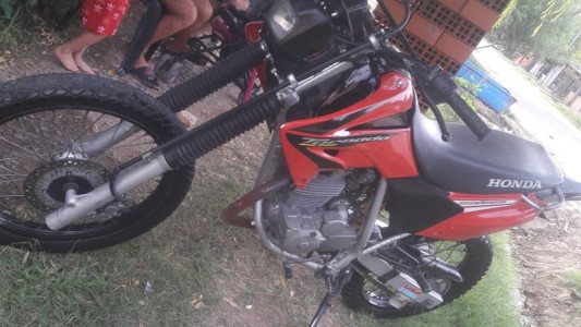 Víctima del cuento del tío: vendió la moto y le pagaron con 2 mil dólares falsos
