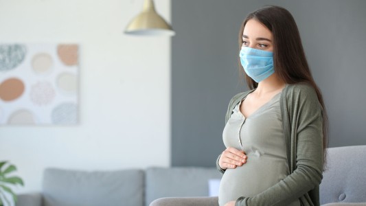 Más de 8.000 embarazadas contrajeron coronavirus en el país: 38 de ellas murieron