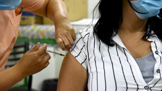 Coronavirus: comenzó la vacunación al personal de salud con la segunda dosis de Sputnik V