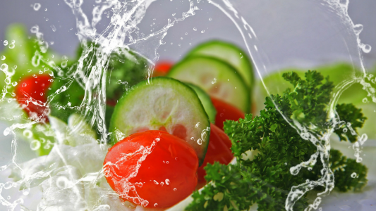 VIDEO: ¿Cómo debemos cuidarnos en las comidas con este calor agobiante?