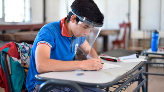 Ratifican que las clases presenciales serán "escalonadas" y con "alternancia"