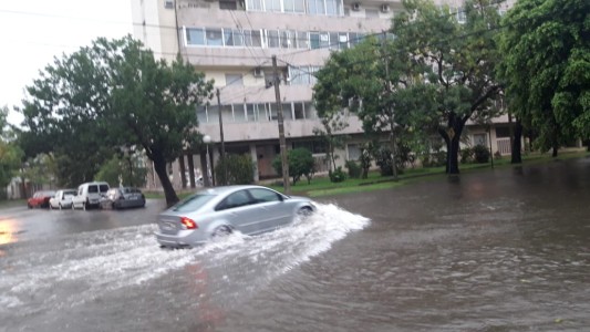 Diluvio en Santa Fe: calles inundadas y barrios anegados
