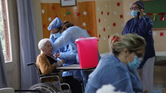 Córdoba inicia campaña de vacunación contra el coronavirus en los geriátricos