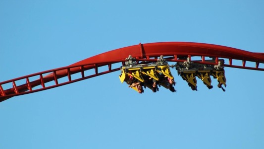 La montaña rusa más alta, larga y rápida del mundo existe y está en Arabia Saudita