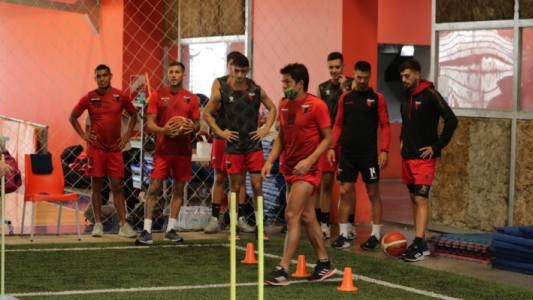 Domínguez define el 11 titular de cara al debut del viernes