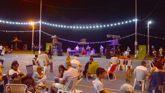 Sauce Viejo celebró una "noche costera" en el balneario Don Roque