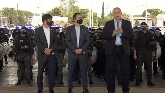 Dura crítica de Berni a los policías en protesta: "Intentan desafiar nuestra Constitución"