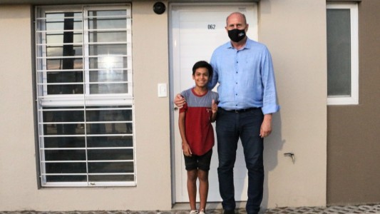 La provincia entregó 19 viviendas en Barrio Acería