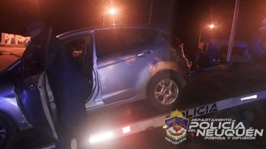 Le iban a secuestrar el auto en un control y le pegó un cabezazo a un comisario