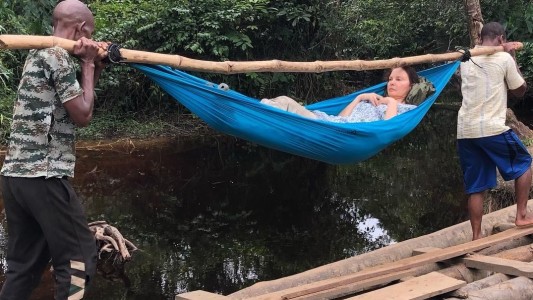 Imágenes del rescate de la actriz Ashley Judd tras quebrarse en una selva africana