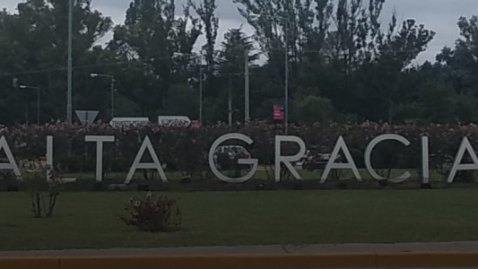 Buscan a la hermana de un fiscal de Alta Gracia que no regresó a su casa tras salir a caminar