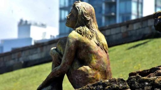 Apareció el autor de la misteriosa escultura instalada en Mar del Plata