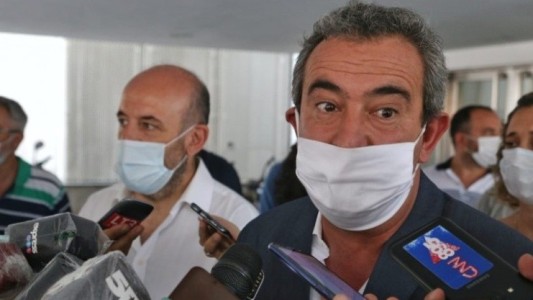 Javkin confirmó que recibió la vacuna contra covid