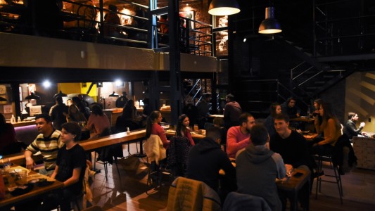 Extienden el horario en bares y restaurantes de la provincia