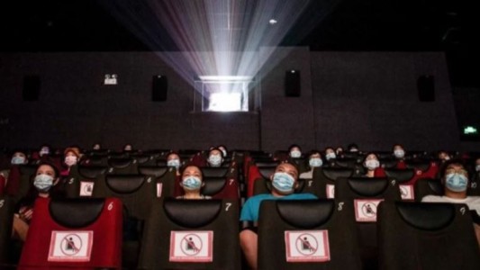 El Gobierno habilitó la apertura de los cines en la Ciudad y provincia de Buenos Aires