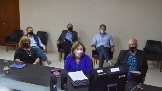 Paritarias: hoy se reúnen los docentes y gremios estatales con el gobierno