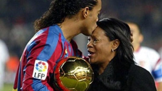 El dolor de Ronaldinho por la muerte doña Miguelina, su mamá