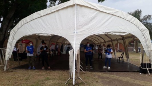 Aguardan vacunar a 1.700 docentes en la ciudad durante la segunda jornada