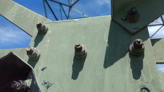 Advierten que una de las tres torres de energía que abastece a Santa Fe está "en riesgo"