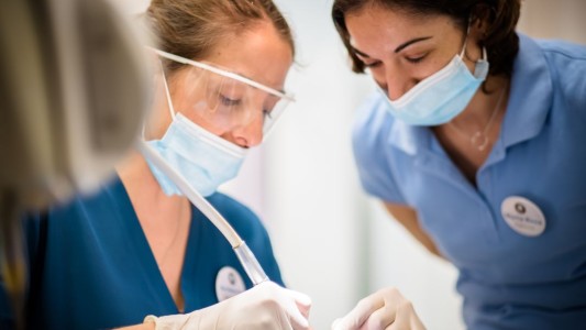 Departamento La Capital: el 65% de los odontólogos del ámbito privado recibió la vacuna