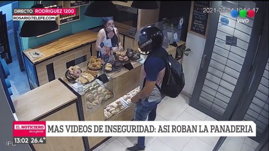 Video: un delincuente robó una panadería de Rosario en menos de dos minutos