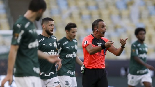 Fútbol: vuelve a cambiar el reglamento sobre la sanción de la mano