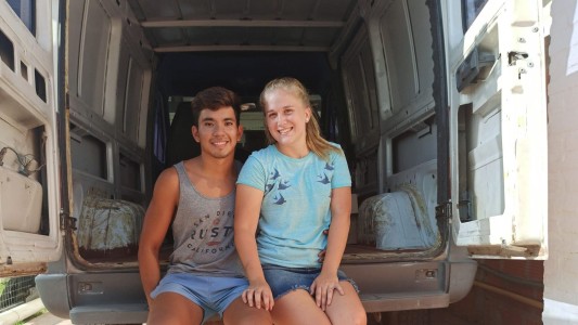 Abiertos al mundo, dos santafesinos de 20 años partieron con su camioneta rumbo a Alaska