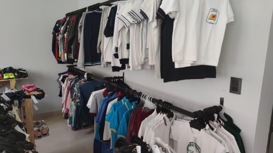 La pandemia afectó duramente su agencia de viajes y se convirtió en feriante