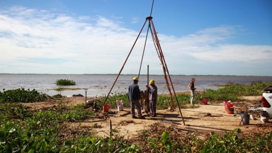 Comenzaron las perforaciones en la Laguna Setúbal para el Gasoducto Metropolitano
