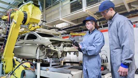 Proyectan fabricar 450.000 autos en 2021