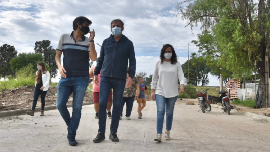 El intendente Jatón recorrió obras en el barrio Centenario