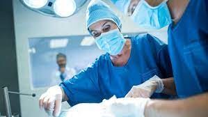 Estudio sugiere esperar 7 semanas para hacerse una cirugía tras diagnóstico de coronavirus