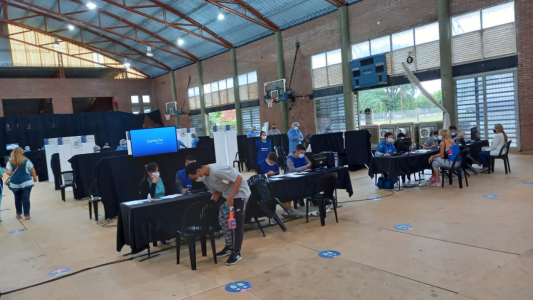 Sigue a buen ritmo la campaña de vacunación a los docentes en la ciudad