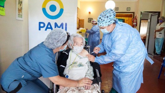 Tiene 113 años, se recuperó del coronavirus y ahora le dieron la vacuna