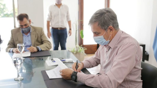 Firman un convenio para articular el funcionamiento de las oficinas del consumidor