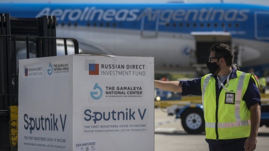Esta tarde llega otro avión de Aerolíneas con más dosis de Sputnik V