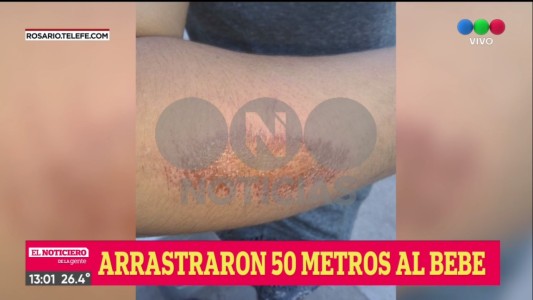 Arrastran más de 50 metros a un bebé para robarle la bicicleta a su mamá