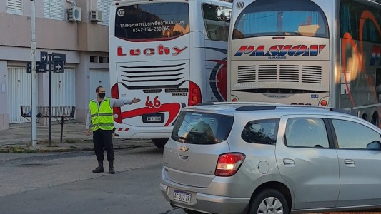 Terminal paralizada y caos vehicular por protesta de representantes del turismo