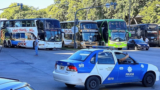 Sigue por tiempo indeterminado el bloqueo de los transportes turísticos en la Terminal